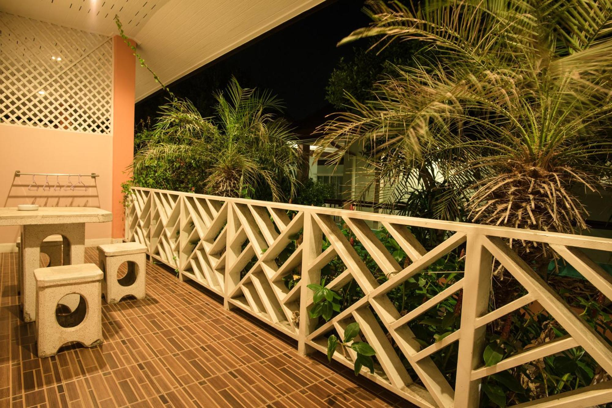 Lareena Resort Koh Larn Pattaya Екстериор снимка